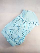 Detský textil - Modrá perinka s vyšívaným volánikom - 16367816_