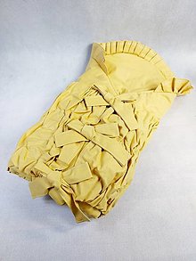 Detský textil - Žltá perinka s vyšívaným volánikom - 16367826_