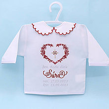 Detské oblečenie - Bordová košieľka na krst s ornamentovým srdiečkom a krížikom - 16368185_