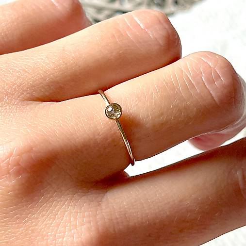 Brown Diamond Tiny AG925 Ring / Jemný strieborný prsteň s hnedým diamantom E019