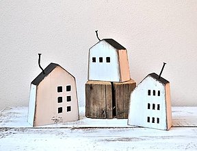 Dekorácie - Drevené domčeky-sada 3 kusy - 16371578_