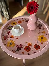 Nábytok - Príručný ružový stolík “Pastelová krása” - 16371075_