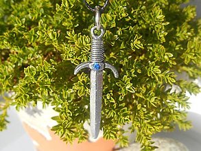 Náhrdelníky - sword-meč-stredovek (meč-s modrým očkom) - 16376928_