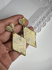 Náušnice - *golden geode shape with hearts* - 16374610_