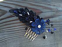 Ozdoby do vlasov - čipkový hrebienok do vlasov čierna + kráľovská modrá - 16378167_