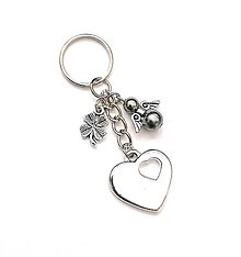Kľúčenky - Kľúčenka "srdce" s perličkovým anjelikom (šedá) - 16377486_