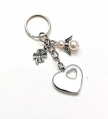 Kľúčenky - Kľúčenka "srdce" s perličkovým anjelikom (krémová) - 16377488_