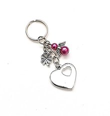 Kľúčenky - Kľúčenka "srdce" s perličkovým anjelikom (ružovofialová) - 16377495_