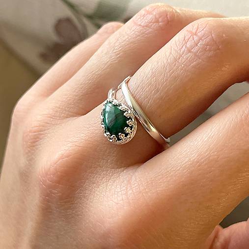 Teardrop Malachite AG925 Ring / Strieborný prsteň v tvare slzy s malachitom E020