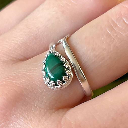 Teardrop Malachite AG925 Ring / Strieborný prsteň v tvare slzy s malachitom E020