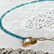 Náhrdelníky - Tiny Apatite Charms Necklace / Jemný náhrdelník apatit, prívesky E020 - 16381862_