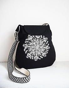 Veľké tašky - Veľká čierna maľovaná kabelka s bielou mandalou - 16381913_