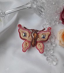 Brošne - Ružový motýľ- brošňa - 16381353_