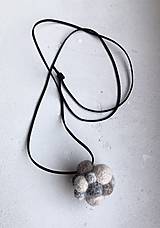 Náhrdelníky - Vlnený náhrdelník - Bubliny - béžová - 16380517_