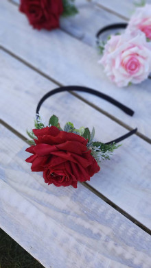 Ozdoby do vlasov - kvetinová čelenka s ružou (Červená (čierna čelenka)) - 16385183_