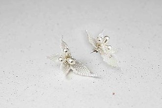 Náušnice - Svadobné náušnice - lístky (Biele s perlami) - 16385061_