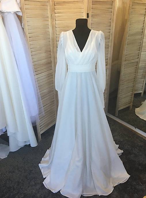 Šifónové svadobné šaty s dlhým rukávom
