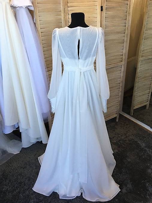 Šifónové svadobné šaty s dlhým rukávom