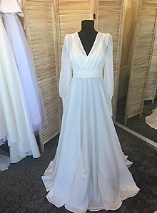 Šaty - Šifónové svadobné šaty s dlhým rukávom - 16386588_