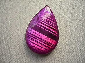 Minerály - Kabošon - labradorit fialový 35 mm, č.30f - 16388966_