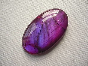 Minerály - Kabošon - labradorit fialový 35 mm, č.41f - 16389048_