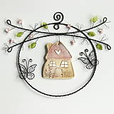 Dekorácie - rozkvitnutý jarný domček s motýlikmi - 16391544_