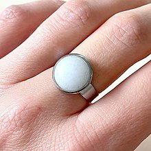 Prstene - Elegant Gemstone Stainless Steel Ring / Prsteň s minerálom z nerezovej ocele E022 (biely jadeit) - 16390317_