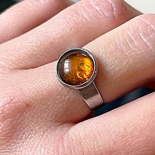 Prstene - Elegant Gemstone Stainless Steel Ring / Prsteň s minerálom z nerezovej ocele E022 (jantár (ZĽAVA Z 24,50€)) - 16390330_