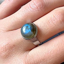Prstene - Elegant Gemstone Stainless Steel Ring / Prsteň s minerálom z nerezovej ocele E022 (labradorit) - 16390345_