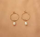 Náušnice - Tenké kruhy oválnými perlami (gold filled) - 16390305_
