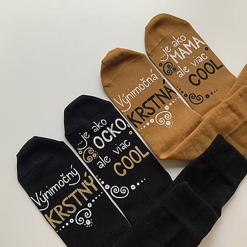 Maľované ponožky pre KRSTNÚ/KRSTNÉHO, ktorí sú výnimoční a COOL (čierne + horčicové (sada))
