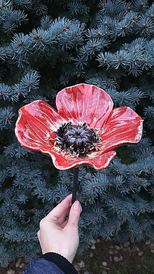 Dekorácie - PoPPy RED keramický kvet do záhrady - 16391833_