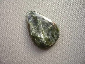 Minerály - Kabošon - serafinit 25 mm, č.31f - 16390681_