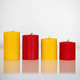 Sviečky - Sviečka zo 100% včelieho vosku - Točené hrubé - Červené (variant A-iba sviečky bez zdobenia) - 16395032_