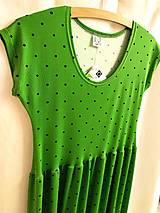 Šaty - Dámské maxi šaty puntík na zelené-S/M - 16393876_