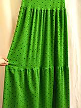 Šaty - Dámské maxi šaty puntík na zelené-S/M - 16393878_
