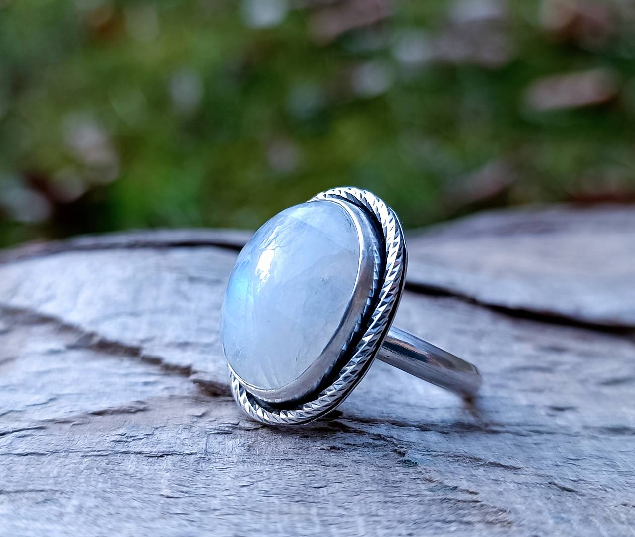 Strieborný Prsteň s Mesačným kameňom