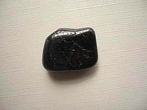 Minerály - Troml. - turmalín skoryl 21 mm, č.10 - 16397314_
