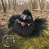 Hračky - Roztomilá malá čierna vrana, Fantasy stvorenie vták, interiérová umelecká bábika OOAK - 16397292_