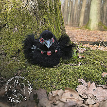 Hračky - Roztomilá malá čierna vrana, Fantasy stvorenie vták, interiérová umelecká bábika OOAK - 16397295_