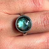 Prstene - Elegant Labradorite Stainless Steel Ring / Elegantný prsteň s labradoritom z chirurgickej ocele E023 - 16400772_