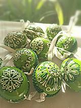 Dekorácie - Zelené madeirové kraslice na zavesenie - 16400757_