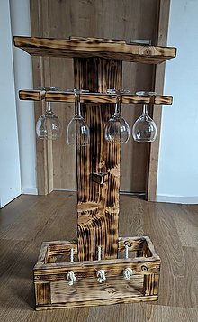 Dekorácie - Dreveny stojan na vino - 16400019_