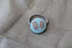 Ozdoby do vlasov - Ručne vyšívaná ľanová gumička do vlasov - Klasy - 16402518_