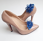 Ponožky, pančuchy, obuv - Kráľovsky modré kvetinové klipy na topánky (Modrá) - 16404639_