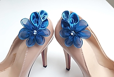 Ponožky, pančuchy, obuv - Kráľovsky modré kvetinové klipy na topánky (Modrá) - 16404643_