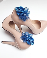  - Kráľovsky modré kvetinové klipy na topánky (Modrá) - 16404644_