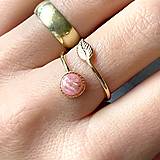 Prstene - Simple Leaf Rhodochrosite Ag925 Gold Plated Ring / Strieborný pozlátený prsteň s rodochrozitom - 16408181_