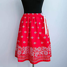 Sukne - Červená sukňa nariasená s bordúrou a stuhou - 16407316_
