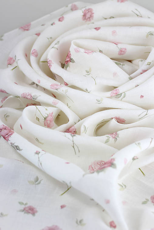 Dámska exkluzívna šatka zo 100% ľanu s romantickými kvetmi "Linen rose"
